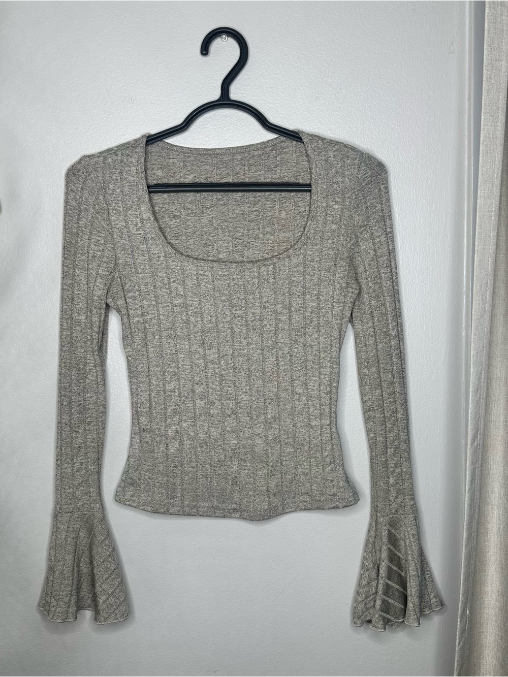 SHEIN Ribbed Scoop Neck Bell Sleeve Top XS
